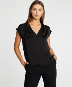 Atmos&Here Annette V-Neck Blouse Black