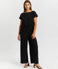 Atmos&Here Florentine Pleated Top Black -Deals The Style Setters Store http3A2F2Fstatic.theiconic.com .au2Fp2Fatmos here 1873 5860031 5