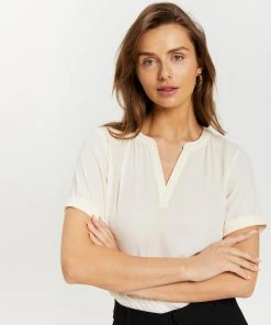 Atmos&Here Chloe Short Sleeve Blouse Cream -Deals The Style Setters Store http3A2F2Fstatic.theiconic.com .au2Fp2Fatmos here 3526 7304131 4