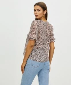 Atmos&Here Sophie Square Neck Top White Floral -Deals The Style Setters Store http3A2F2Fstatic.theiconic.com .au2Fp2Fatmos here 5659 9429531 3