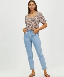 Atmos&Here Sophie Square Neck Top White Floral -Deals The Style Setters Store http3A2F2Fstatic.theiconic.com .au2Fp2Fatmos here 5822 9429531 5