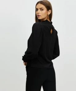 Atmos&Here Georgie Top Black -Deals The Style Setters Store http3A2F2Fstatic.theiconic.com .au2Fp2Fatmos here 8400 4336721 3
