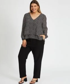 Atmos&Here Curvy Amara Hem Layer Blouse Mono Speckle Print -Deals The Style Setters Store http3A2F2Fstatic.theiconic.com .au2Fp2Fatmos here curvy 2816 1180031 5