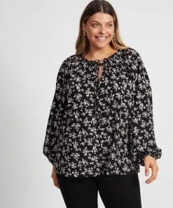Atmos&Here Curvy Samantha Blouse Black Floral