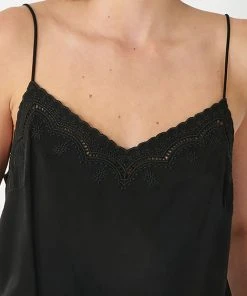 Forcast Aura Lace Cami Black -Deals The Style Setters Store http3A2F2Fstatic.theiconic.com .au2Fp2Fforcast 3890 5277441 5
