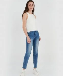 Forcast Amira Knit Top White -Deals The Style Setters Store http3A2F2Fstatic.theiconic.com .au2Fp2Fforcast 5254 6942241 5