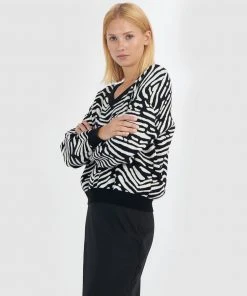 Forcast Blair Zebra Knit Sweater Black -Deals The Style Setters Store http3A2F2Fstatic.theiconic.com .au2Fp2Fforcast 5638 7487031 6