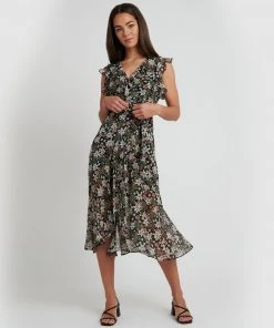 Forcast Carly Floral Dress Black -Deals The Style Setters Store http3A2F2Fstatic.theiconic.com .au2Fp2Fforcast 9783 9265441 4