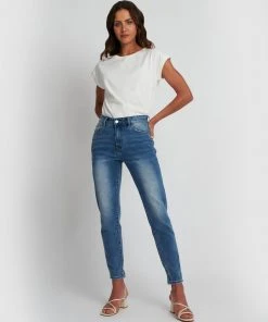 Forcast Baylee Basic Tee Ivory -Deals The Style Setters Store http3A2F2Fstatic.theiconic.com .au2Fp2Fforcast 9892 5031741 4
