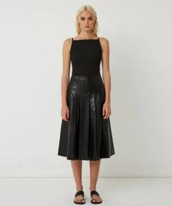 FRIEND of AUDREY Avery Ribbed Tank Black -Deals The Style Setters Store http3A2F2Fstatic.theiconic.com .au2Fp2Ffriend of audrey 9977 2850321 3