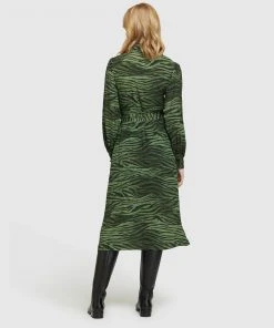 Oxford Kira Animal Print Dress Green -Deals The Style Setters Store http3A2F2Fstatic.theiconic.com .au2Fp2Foxford 1684 5062521 3