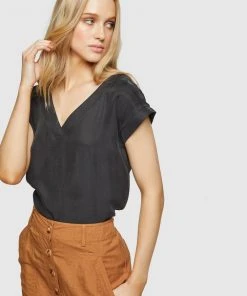 Oxford Inga Woven Front T-Shirt Black -Deals The Style Setters Store http3A2F2Fstatic.theiconic.com .au2Fp2Foxford 5662 7410941 4