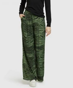 Oxford Chantal Animal Print Wide Leg Pants Green