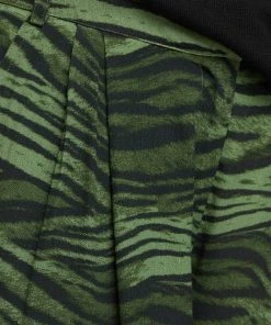 Oxford Chantal Animal Print Wide Leg Pants Green -Deals The Style Setters Store http3A2F2Fstatic.theiconic.com .au2Fp2Foxford 8740 6162521 6