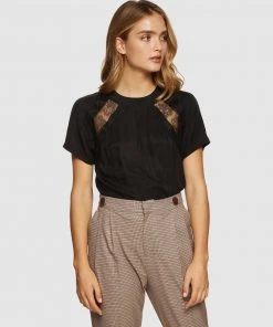 Oxford Sandra Lace Trim T-shirt Black