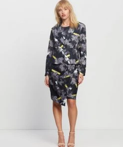 Pink Ruby Abstract Jacket Print -Deals The Style Setters Store http3A2F2Fstatic.theiconic.com .au2Fp2Fpink ruby 5791 5999721 5