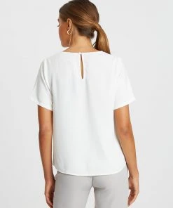 Reux Lee V Neck Tee White -Deals The Style Setters Store http3A2F2Fstatic.theiconic.com .au2Fp2Freux 2288 3027501 3