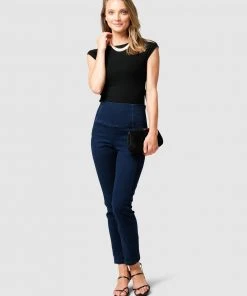 SACHA DRAKE Cap Sleeved Top Black -Deals The Style Setters Store http3A2F2Fstatic.theiconic.com .au2Fp2Fsacha drake 2079 6674901 5