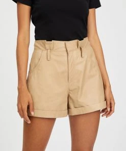 West 14th Sullivan Shorts Sandstone Leather